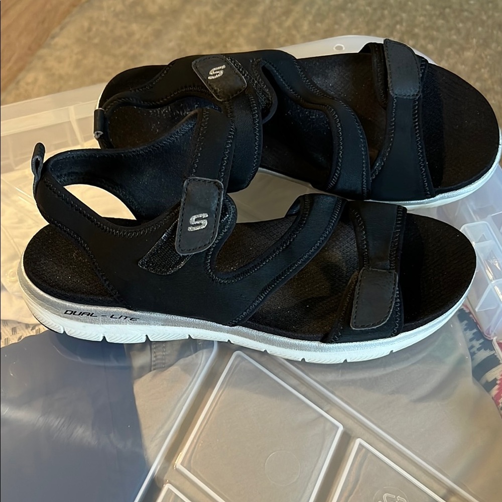 Skechers Woman Black Dual-Lite Sandals